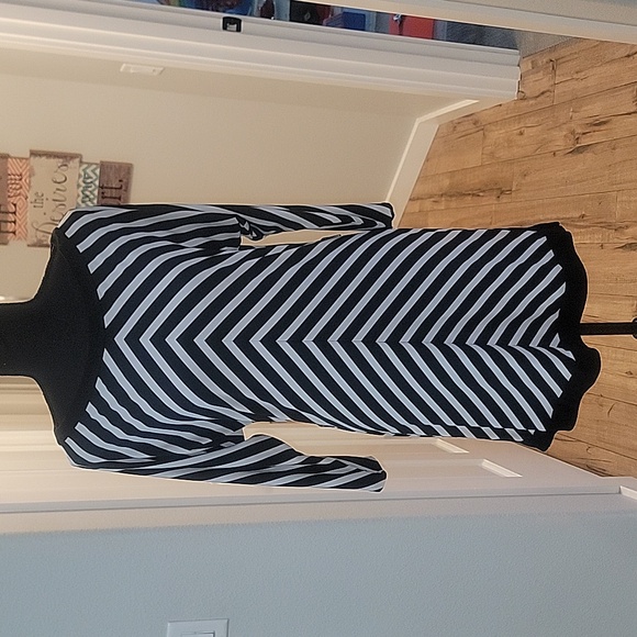 White House / Black Market Women's White & Black Stripped Long Sleeve Dress (M) - Picture 1 of 5